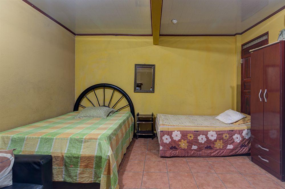 Cabinas Madeleine Пунтаренас Экстерьер фото