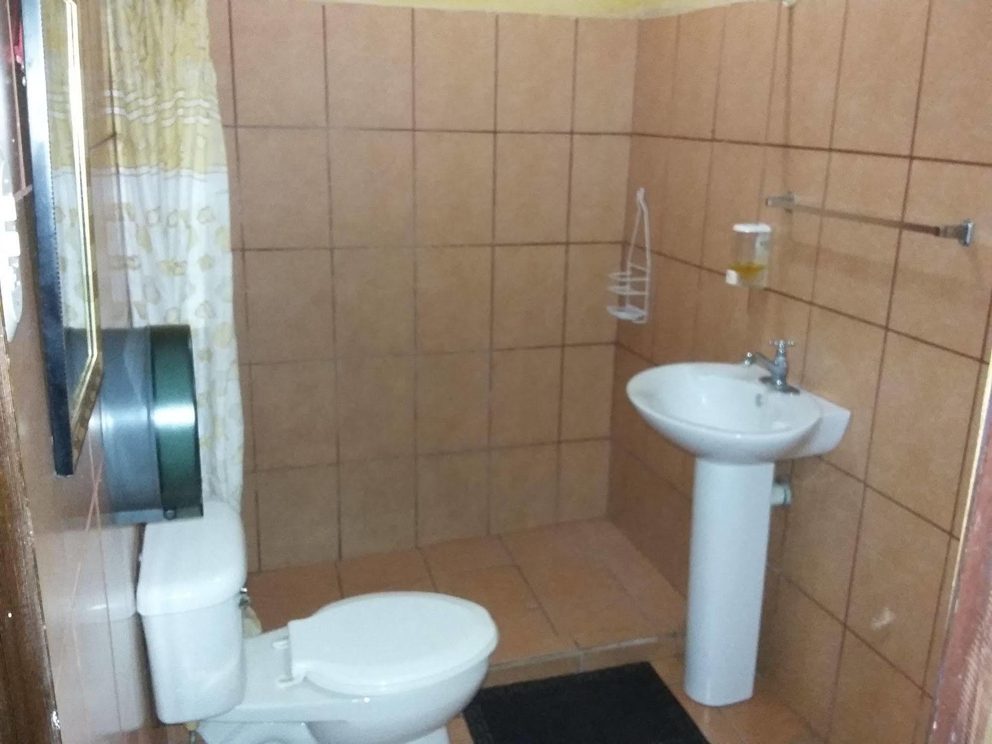 Cabinas Madeleine Пунтаренас Экстерьер фото