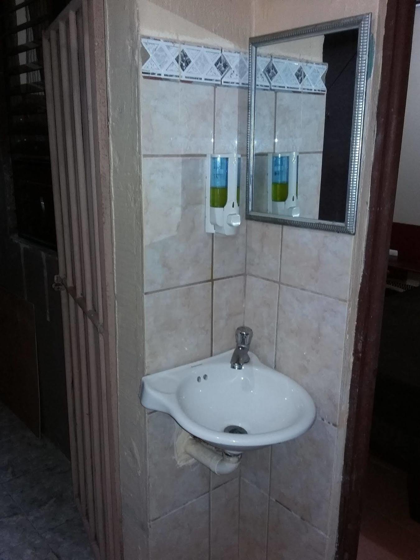 Cabinas Madeleine Пунтаренас Экстерьер фото