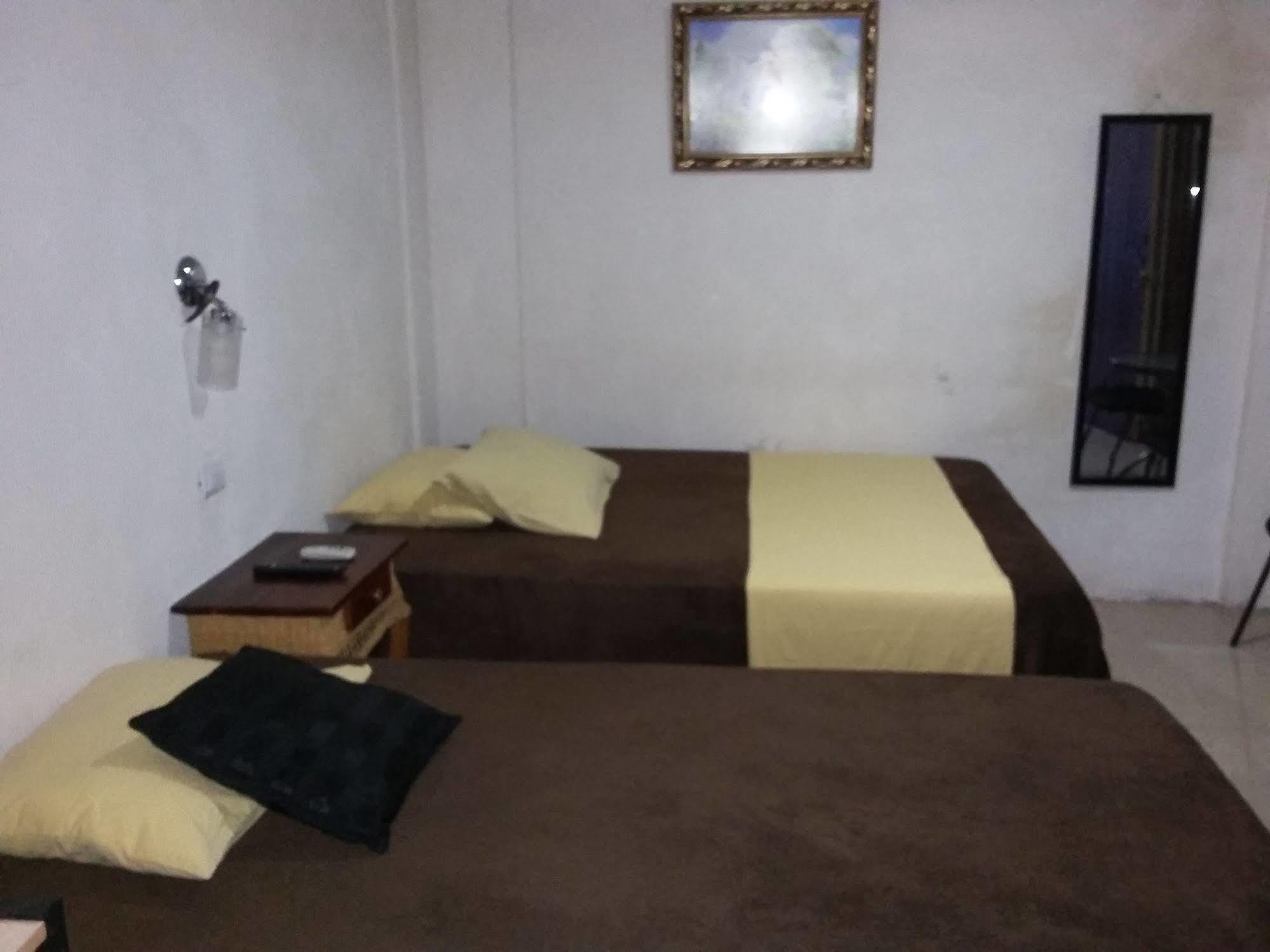 Cabinas Madeleine Пунтаренас Экстерьер фото