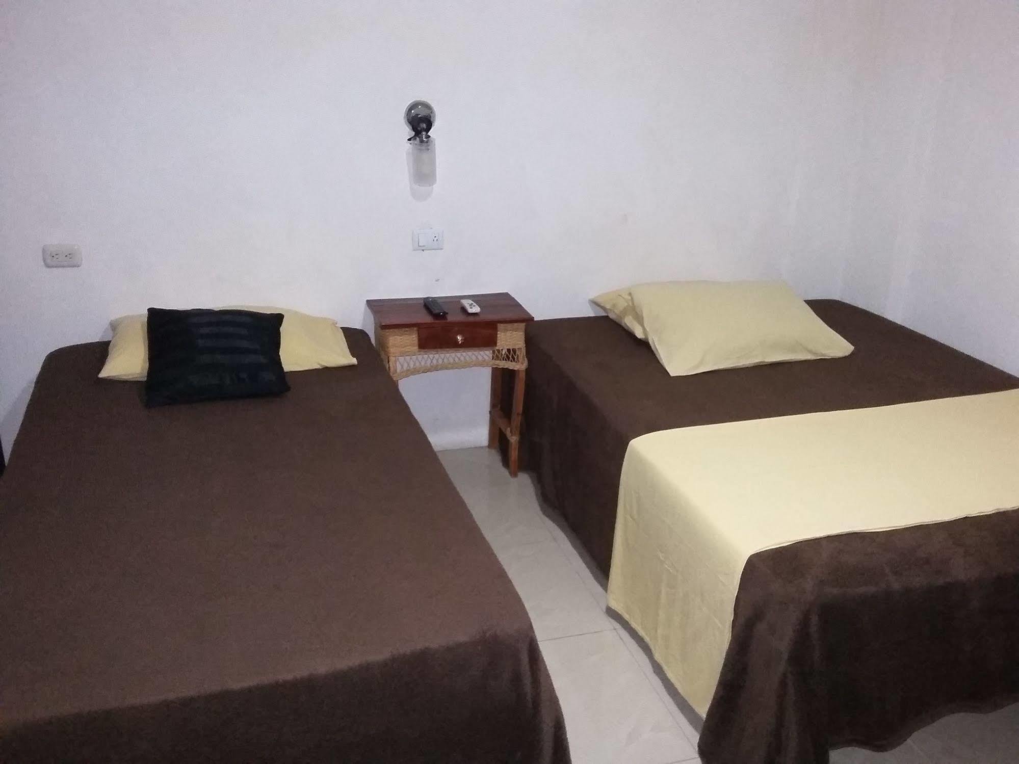 Cabinas Madeleine Пунтаренас Экстерьер фото